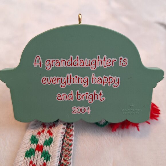 Hallmark GRANDDAUGHTER Keepsake Ornament Handcrafted Scarf Hat Shelf QXG5571 - Picture 7 of 8
